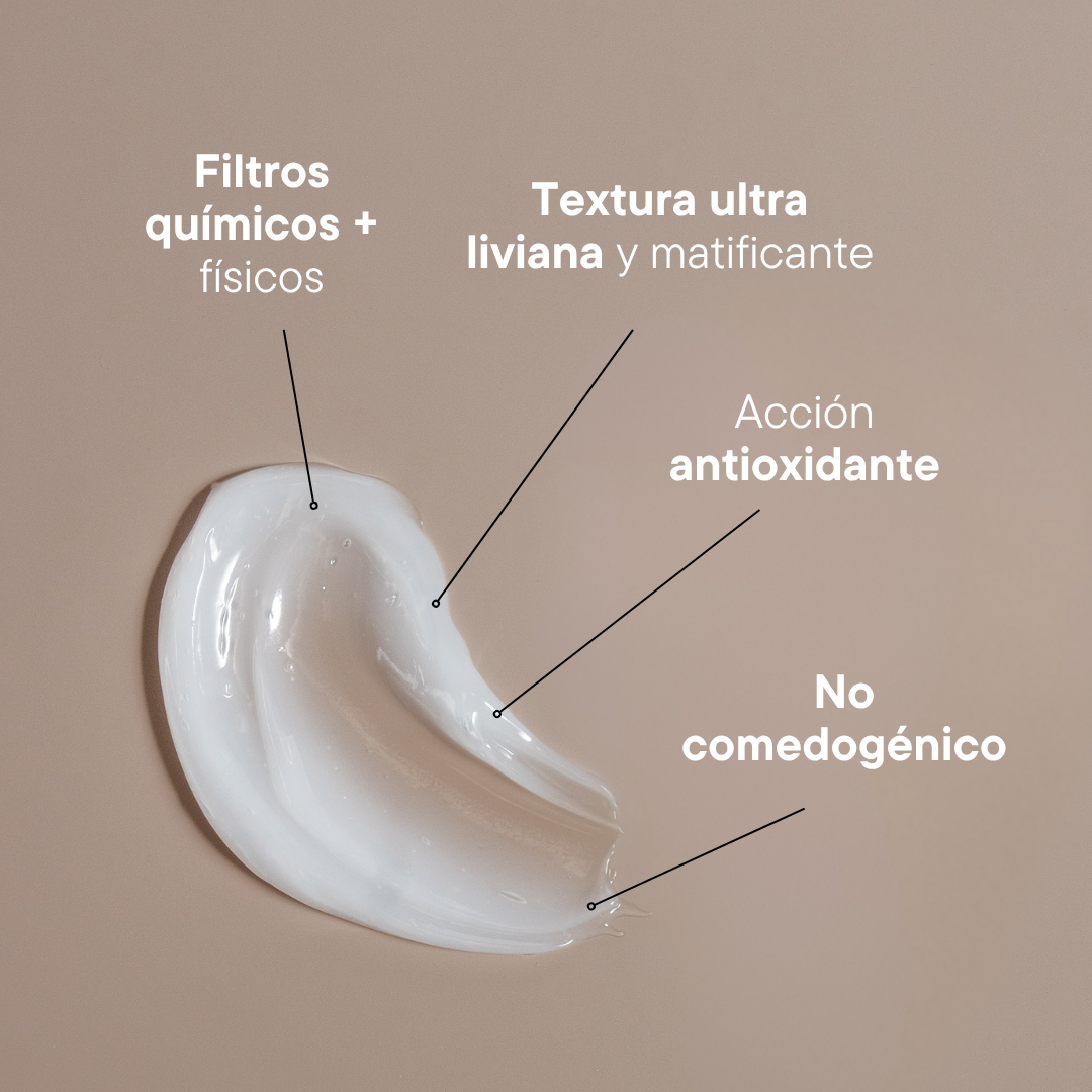 SUN DEFENSE OILY SKIN SPF50+ / Protector solar fluido