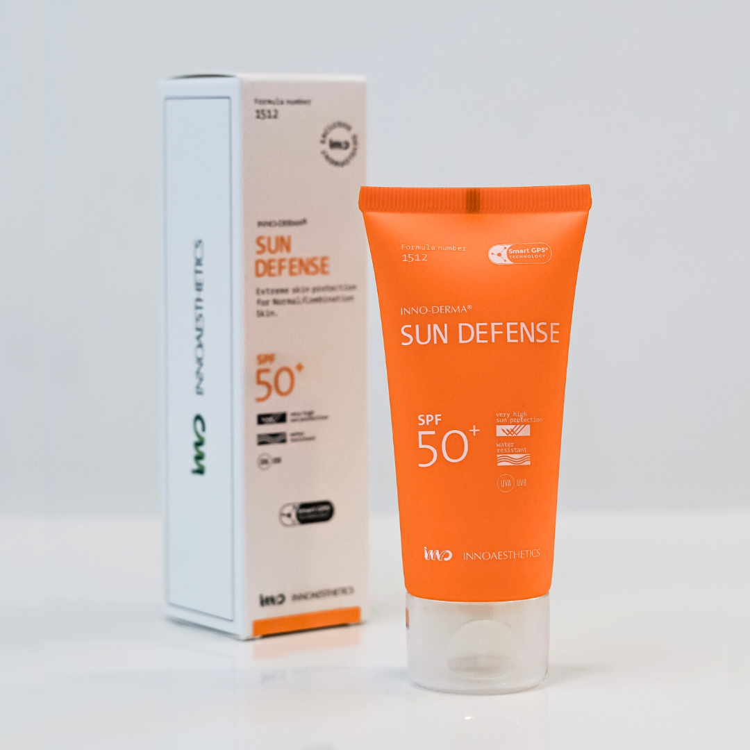 SUN DEFENSE OILY SKIN SPF50+ / Protector solar fluido